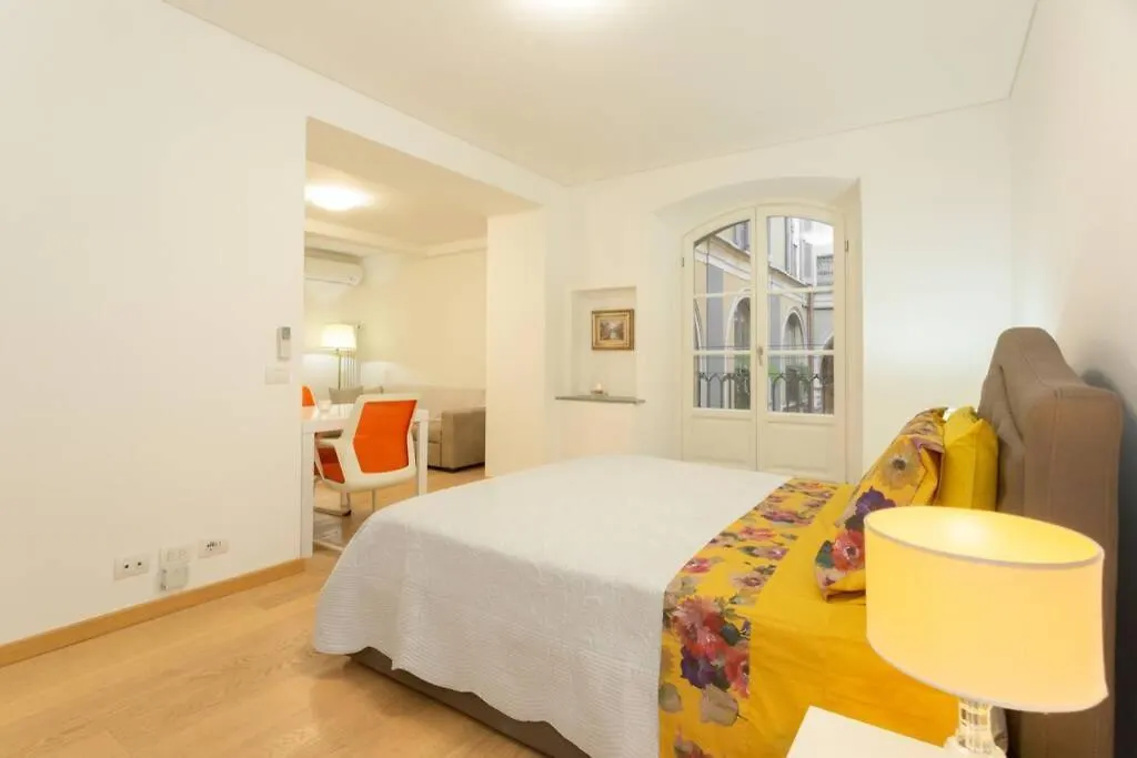Parisienne Porta Romana Milan Apartment